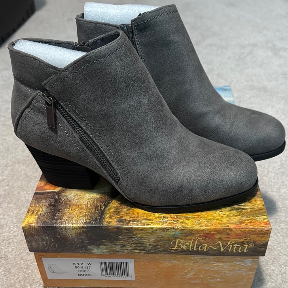 Bella Vita Women's Grey Ankle Boots